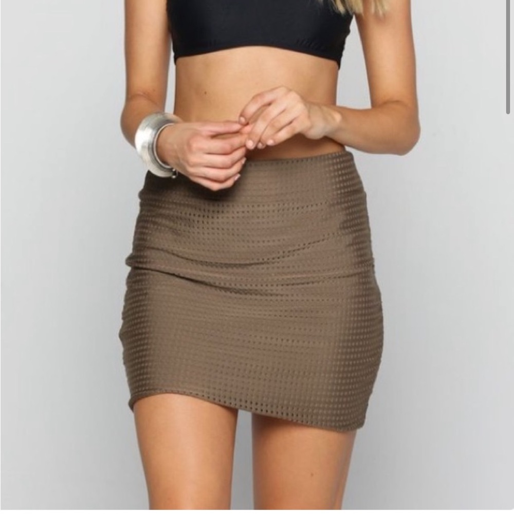 *PENDING DO NOT PURCHASE* Acacia Skirt - S
